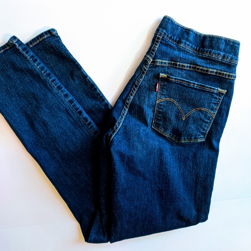 Women's denim Levi's jeans, jeggings, leggings